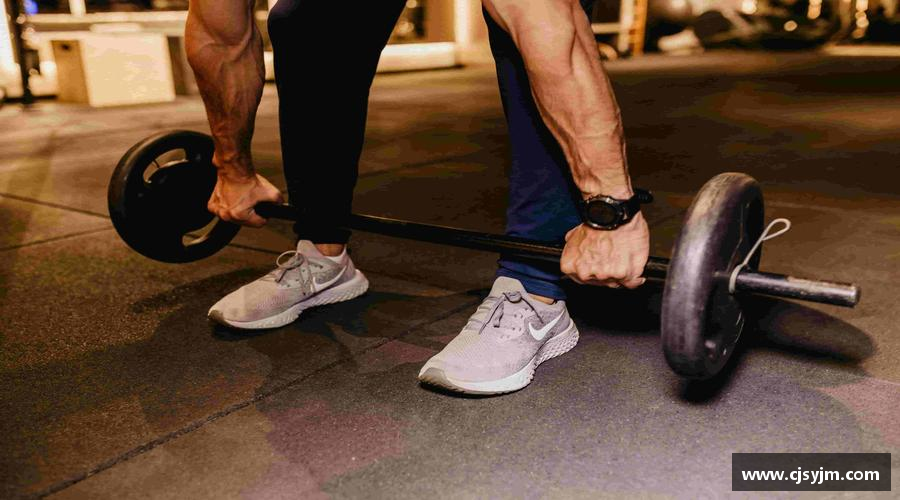 三亿体育官方网站汗水诠释荣耀，坚定向前